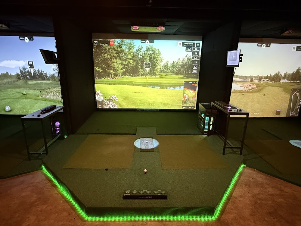 Dogleg Golf Simulators and Tavern